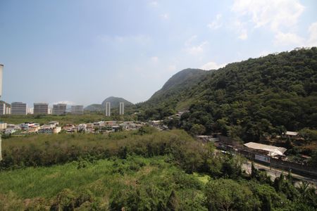 Sala - Vista de apartamento para alugar com 2 quartos, 70m² em Camorim, Rio de Janeiro