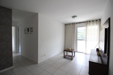 Sala de apartamento para alugar com 2 quartos, 70m² em Camorim, Rio de Janeiro