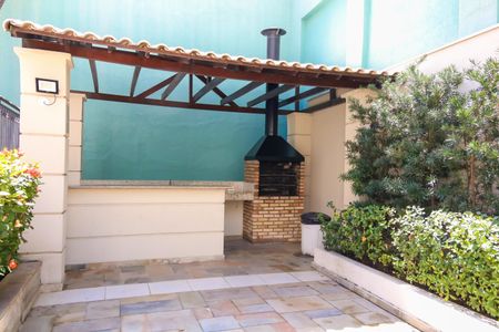 Apartamento à venda com 70m², 2 quartos e 1 vaga Apartamento à venda com 70m², 2 quartos e 1 vagaÁrea comum - Churrasqueira 2
