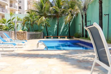 Apartamento à venda com 70m², 2 quartos e 1 vaga Apartamento à venda com 70m², 2 quartos e 1 vagaÁrea comum - Piscina
