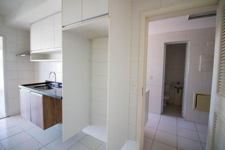 Apartamento à venda com 139m², 3 quartos e 2 vagas Apartamento à venda com 139m², 3 quartos e 2 vagasCozinha