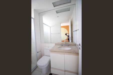 Apartamento à venda com 139m², 3 quartos e 2 vagas Apartamento à venda com 139m², 3 quartos e 2 vagasBanheiro da Suíte 2