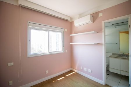 Apartamento à venda com 139m², 3 quartos e 2 vagas Apartamento à venda com 139m², 3 quartos e 2 vagasSuíte 2