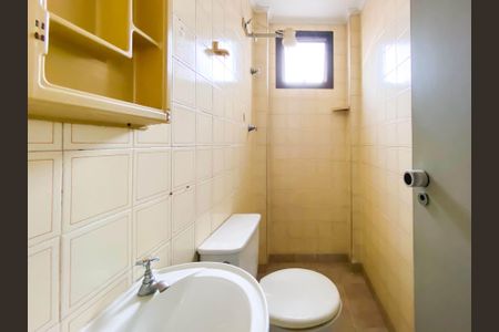 Apartamento para alugar com 139m², 4 quartos e 3 vagas Apartamento para alugar com 139m², 4 quartos e 3 vagasBanheiro de Serviço