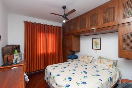 Casa à venda com 250m², 4 quartos e 2 vagas Casa à venda com 250m², 4 quartos e 2 vagasSuíte