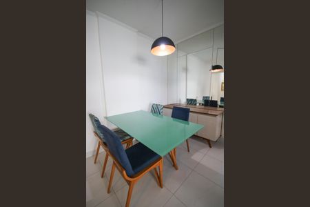 Sala de apartamento para alugar com 2 quartos, 78m² em Vila Caiçara, Praia Grande