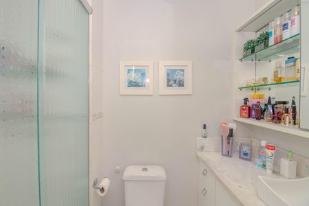 Apartamento à venda com 74m², 3 quartos e 1 vaga Apartamento à venda com 74m², 3 quartos e 1 vagaBanheiro da Suíte