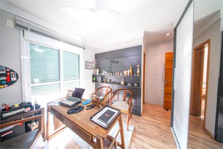 Apartamento à venda com 4 quartos, 241m² em Jardim Analia Franco, São Paulo