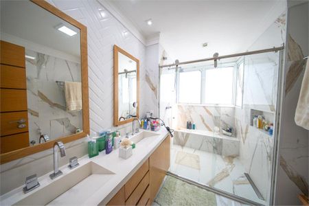 Apartamento à venda com 4 quartos, 241m² em Jardim Analia Franco, São Paulo