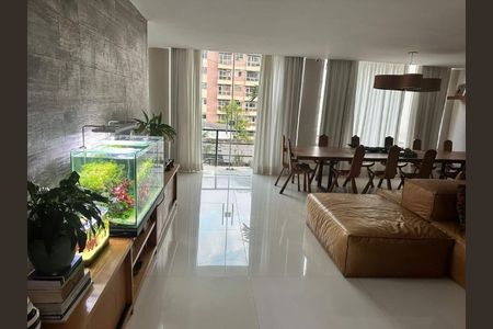 Casa à venda com 5 quartos, 235m² em Tijuca, Rio de Janeiro