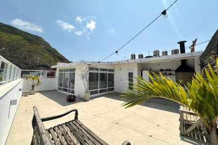 Apartamento à venda com 128m², 2 quartos e 1 vaga Apartamento à venda com 128m², 2 quartos e 1 vagaÁrea externa
