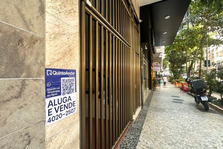 Apartamento à venda com 128m², 2 quartos e 1 vaga Apartamento à venda com 128m², 2 quartos e 1 vagaPlaquinha