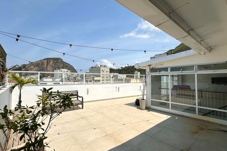 Apartamento à venda com 128m², 2 quartos e 1 vaga Apartamento à venda com 128m², 2 quartos e 1 vagaÁrea externa