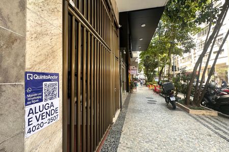 Apartamento à venda com 128m², 2 quartos e 1 vaga Apartamento à venda com 128m², 2 quartos e 1 vagaPlaquinha