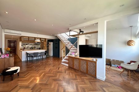 Sala de apartamento à venda com 2 quartos, 128m² em Copacabana, Rio de Janeiro