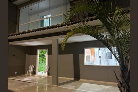 Casa de condomínio à venda com 280m², 3 quartos e 3 vagas