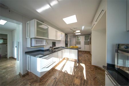 Apartamento à venda com 395m², 4 quartos e 4 vagas