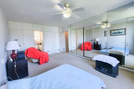 Apartamento à venda com 282m², 3 quartos e 2 vagas Apartamento à venda com 282m², 3 quartos e 2 vagasSuíte