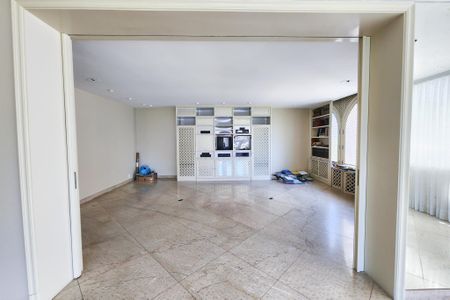 Apartamento à venda com 282m², 3 quartos e 2 vagas Apartamento à venda com 282m², 3 quartos e 2 vagasSala