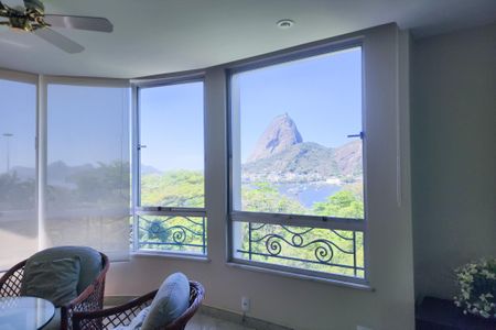 Apartamento à venda com 282m², 3 quartos e 2 vagas Apartamento à venda com 282m², 3 quartos e 2 vagasSala