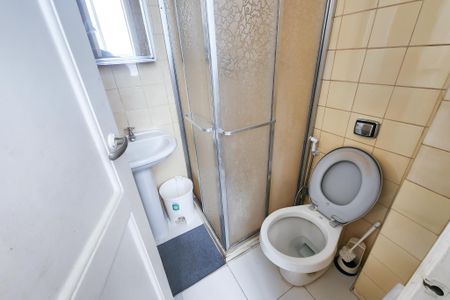 Apartamento à venda com 282m², 3 quartos e 2 vagas Apartamento à venda com 282m², 3 quartos e 2 vagasBanheiro de serviço