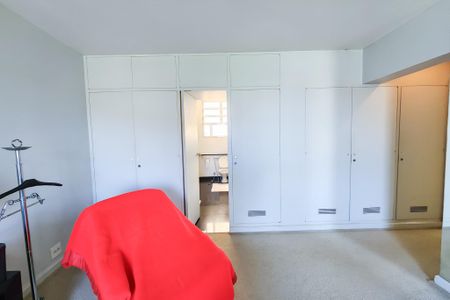 Apartamento à venda com 282m², 3 quartos e 2 vagas Apartamento à venda com 282m², 3 quartos e 2 vagasSuíte