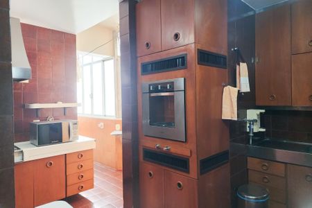 Apartamento à venda com 282m², 3 quartos e 2 vagas Apartamento à venda com 282m², 3 quartos e 2 vagasCozinha