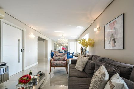 Apartamento à venda com 5 quartos, 268m² em Vila Firmiano Pinto, São Paulo