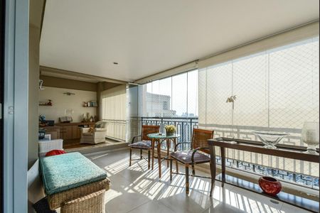 Apartamento à venda com 5 quartos, 268m² em Vila Firmiano Pinto, São Paulo