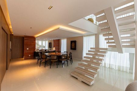 Casa à venda com 4 quartos, 700m² em Vila Progresso, Niterói
