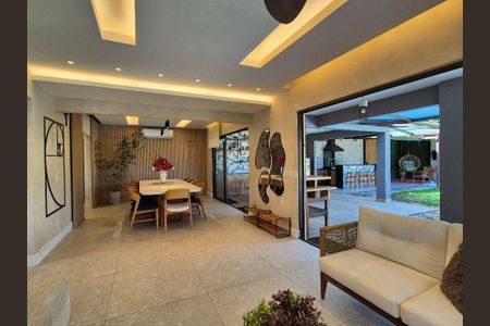 Casa à venda com 3 quartos, 503m² em Badu, Niterói