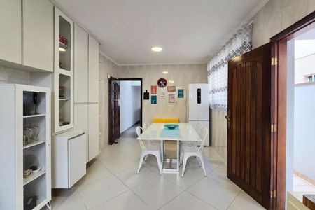 Casa à venda com 165m², 3 quartos e 2 vagas