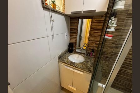 Apartamento para alugar com 48m², 2 quartos e sem vaga Apartamento para alugar com 48m², 2 quartos e sem vagaBanheiro