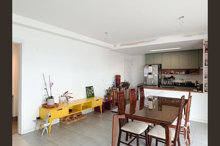 Apartamento para alugar com 120m², 3 quartos e 2 vagas Apartamento para alugar com 120m², 3 quartos e 2 vagasSala