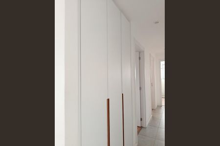 Apartamento para alugar com 120m², 3 quartos e 2 vagas Apartamento para alugar com 120m², 3 quartos e 2 vagasArmário corredor