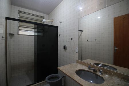 Banheiro de apartamento para alugar com 1 quarto, 65m² em Jacarepaguá, Rio de Janeiro