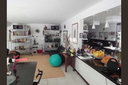 Casa à venda com 254m², 4 quartos e 2 vagas