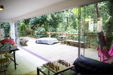 Casa à venda com 254m², 4 quartos e 2 vagas