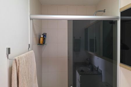 Apartamento à venda com 60m², 2 quartos e 1 vaga Apartamento à venda com 60m², 2 quartos e 1 vagaBanheiro da Suíte 1