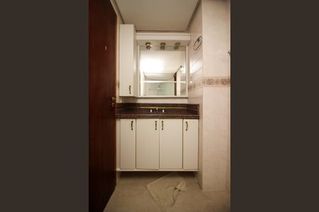 Apartamento à venda com 117m², 3 quartos e 2 vagas Apartamento à venda com 117m², 3 quartos e 2 vagasBanheiro da Suíte