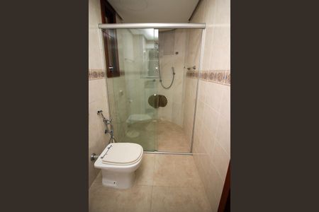 Apartamento à venda com 117m², 3 quartos e 2 vagas Apartamento à venda com 117m², 3 quartos e 2 vagasBanheiro da Suíte