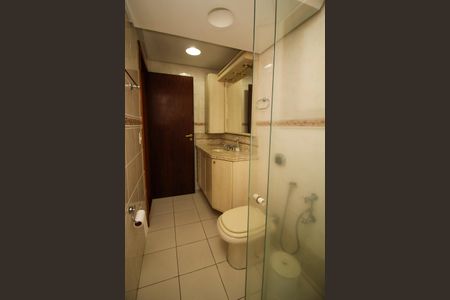 Apartamento à venda com 117m², 3 quartos e 2 vagas Apartamento à venda com 117m², 3 quartos e 2 vagasBanheiro Social