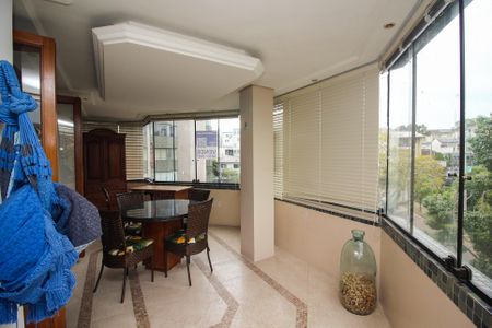 Apartamento à venda com 117m², 3 quartos e 2 vagas Apartamento à venda com 117m², 3 quartos e 2 vagasVaranda