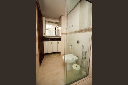 Apartamento à venda com 117m², 3 quartos e 2 vagas Apartamento à venda com 117m², 3 quartos e 2 vagasBanheiro da Suíte