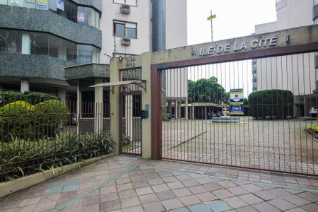 Apartamento à venda com 117m², 3 quartos e 2 vagas Apartamento à venda com 117m², 3 quartos e 2 vagasFachada e portaria