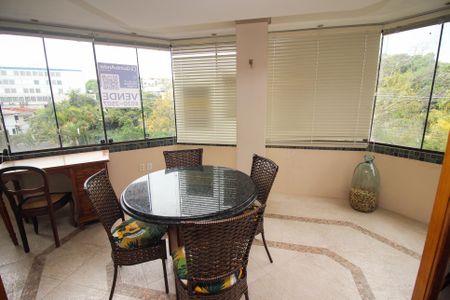 Apartamento à venda com 117m², 3 quartos e 2 vagas Apartamento à venda com 117m², 3 quartos e 2 vagasVaranda