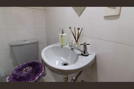 Casa à venda com 94m², 3 quartos e 2 vagas Casa à venda com 94m², 3 quartos e 2 vagasLavabo