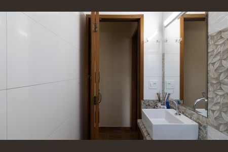 Casa à venda com 94m², 3 quartos e 2 vagas Casa à venda com 94m², 3 quartos e 2 vagasBanheiro Social
