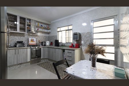 Casa à venda com 94m², 3 quartos e 2 vagas Casa à venda com 94m², 3 quartos e 2 vagasCozinha