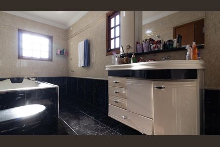 Casa à venda com 94m², 3 quartos e 2 vagas Casa à venda com 94m², 3 quartos e 2 vagasBanheiro da Suíte